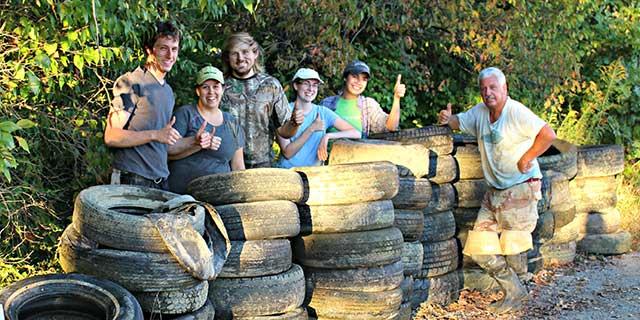 UK Forestry Graduate Student Association cleaning up the Licking River.